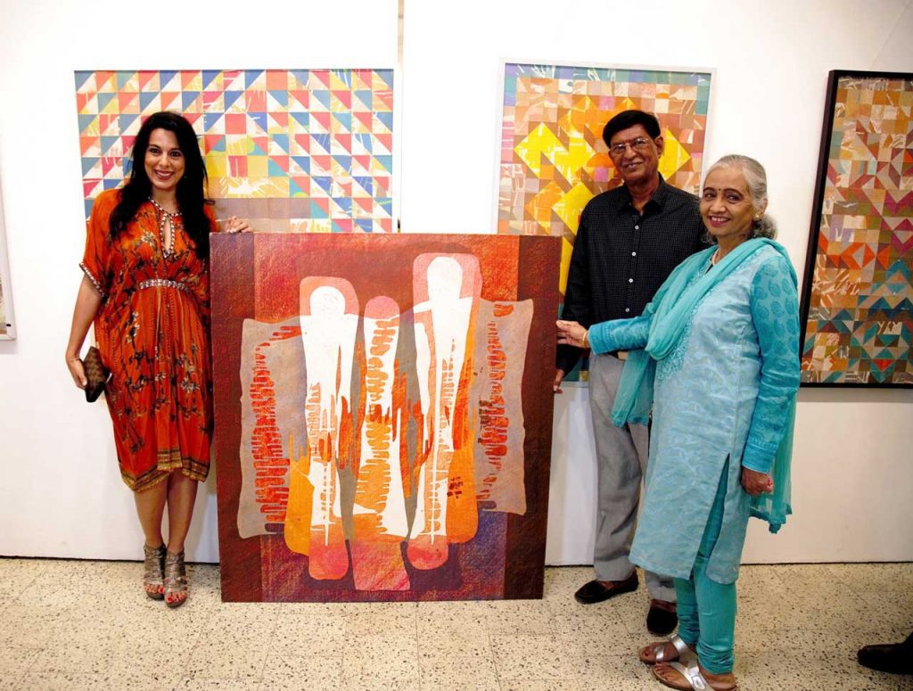Pooja Bedi, Padmanabh Bendre and Shraddha Bendre at Padmanabh Bendre's Timeless Space art exhibition at Jehangir Art Gallery