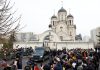 Alexei Navalny: Crowds chant and clap as Putin critic’s hearse arrives for funeral | World News