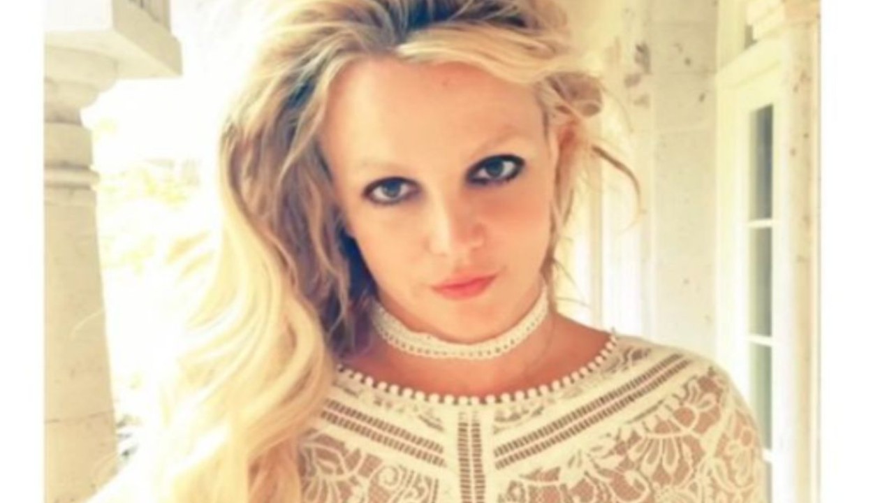 What Was Britney Spears' Knife-wielding Controversy All About 