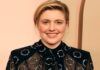 Barbie Director Greta Gerwig Claims To Have Wanted To Be ‘Little Wild’ While Accepting Pioneer Of The Year Award 2024
