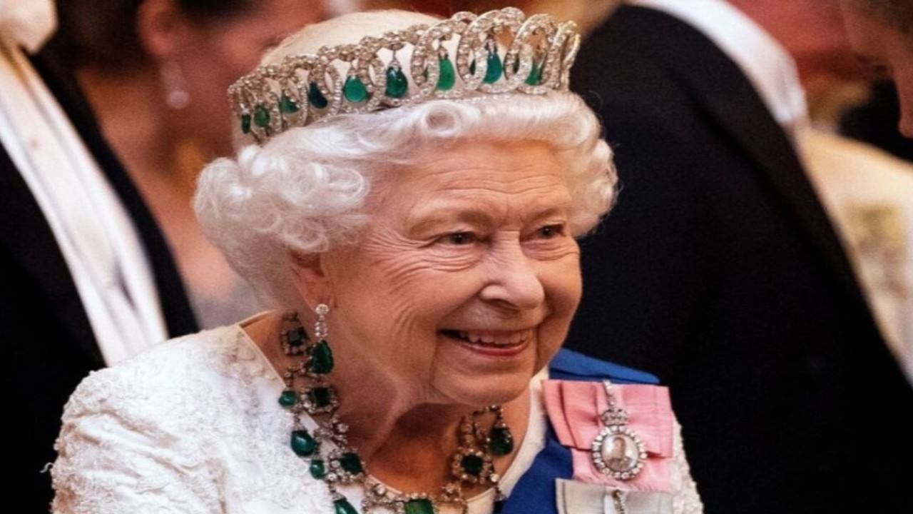 Queen Elizabeth’s Final Diary Entry REVEALED: Check Out the Five-Word ...
