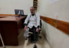 Video: Amputee doctor in Gaza carries on hospital work despite injury
